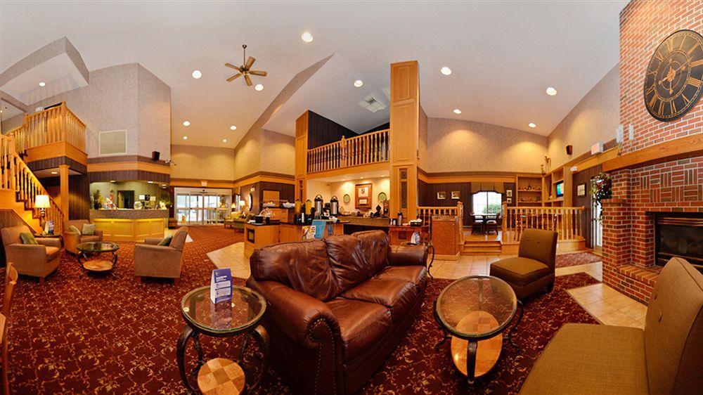 Best Western Plus University Park Inn & Suites Ames Εξωτερικό φωτογραφία