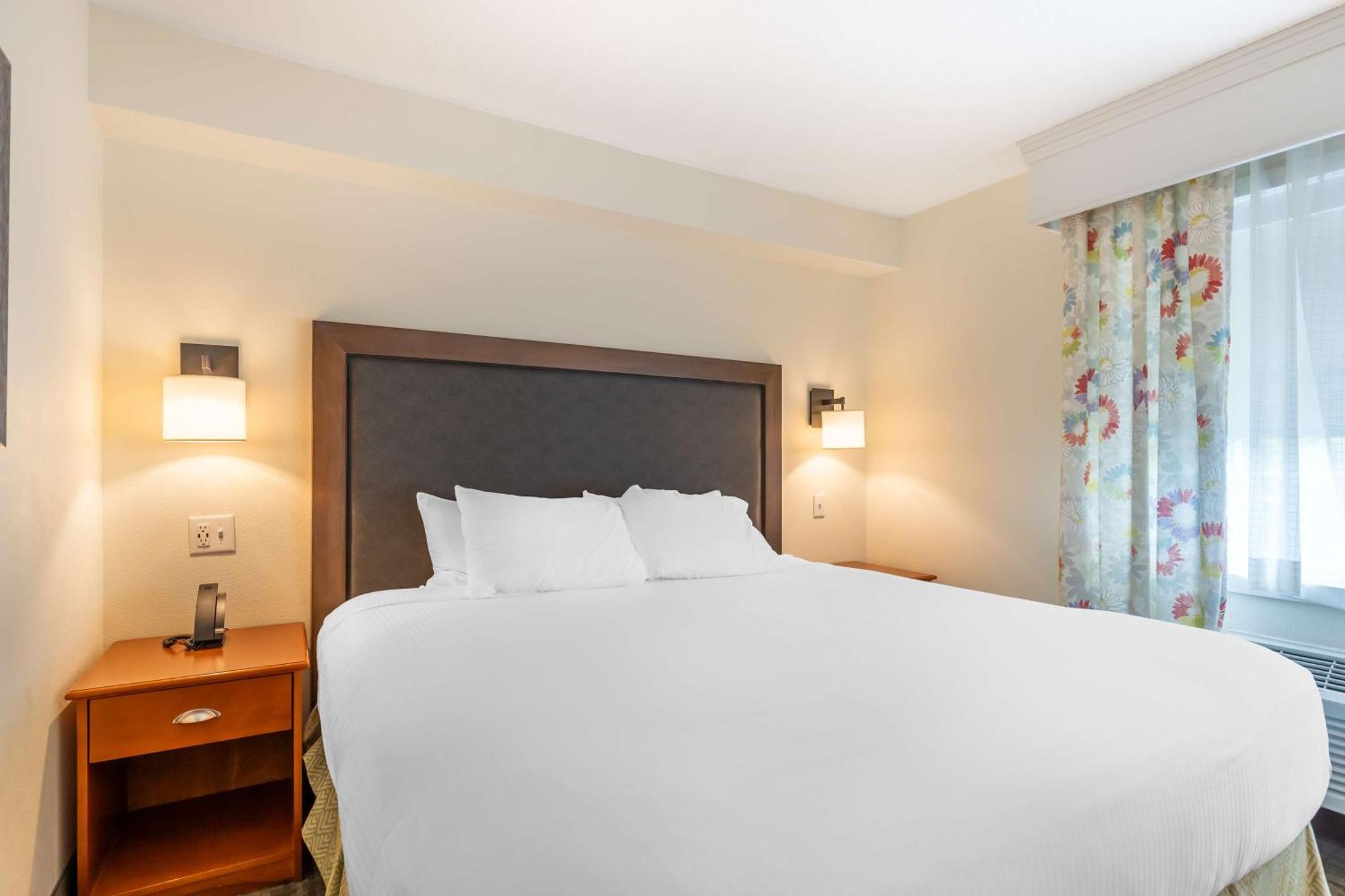 Best Western Plus University Park Inn & Suites Ames Εξωτερικό φωτογραφία
