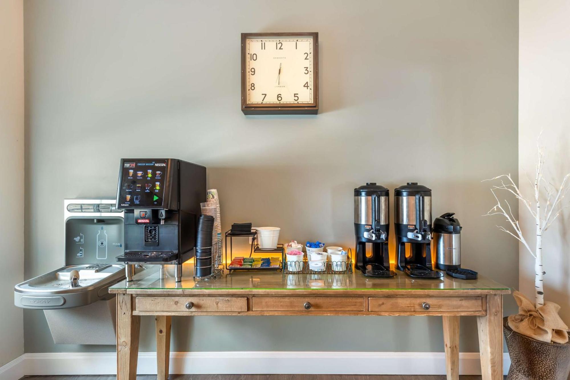 Best Western Plus University Park Inn & Suites Ames Εξωτερικό φωτογραφία