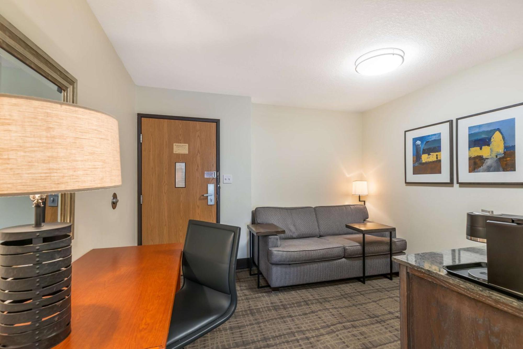 Best Western Plus University Park Inn & Suites Ames Εξωτερικό φωτογραφία