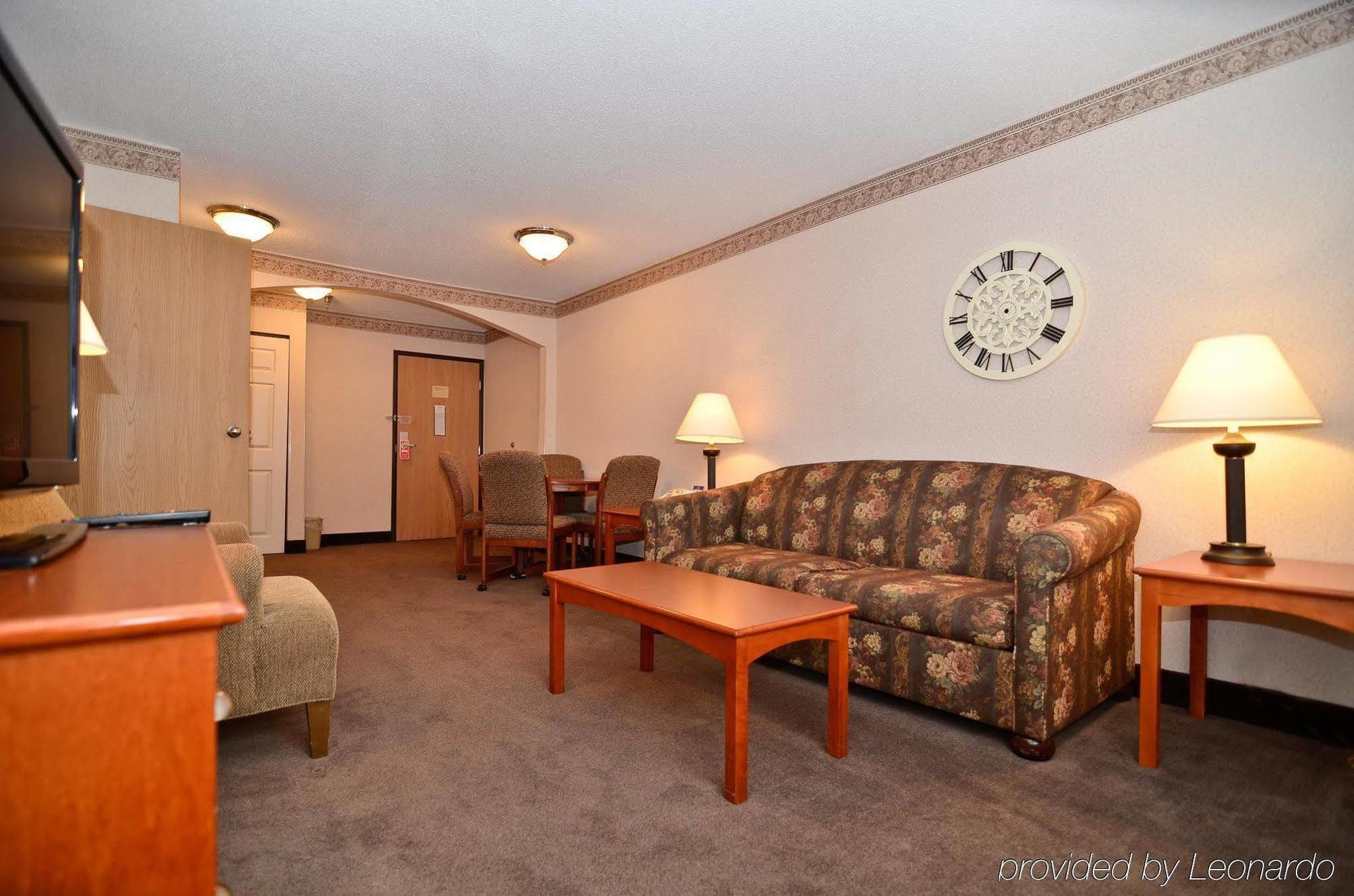 Best Western Plus University Park Inn & Suites Ames Εξωτερικό φωτογραφία