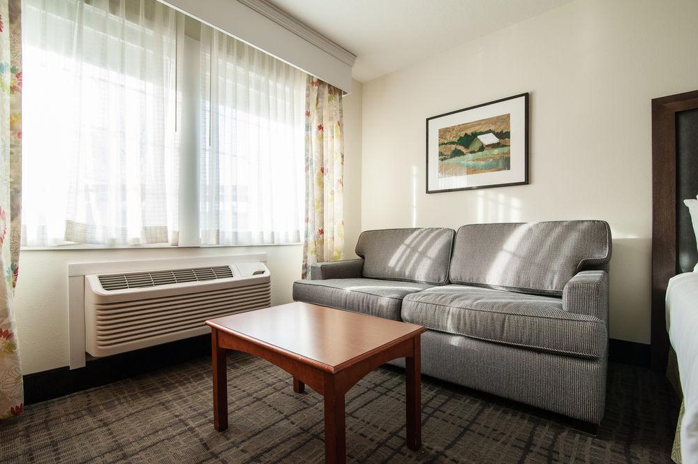 Best Western Plus University Park Inn & Suites Ames Εξωτερικό φωτογραφία