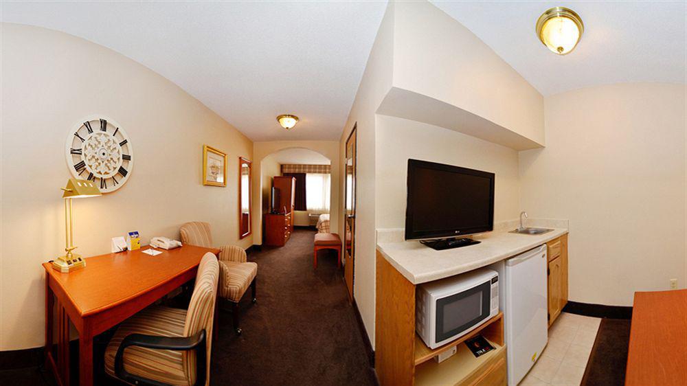 Best Western Plus University Park Inn & Suites Ames Εξωτερικό φωτογραφία