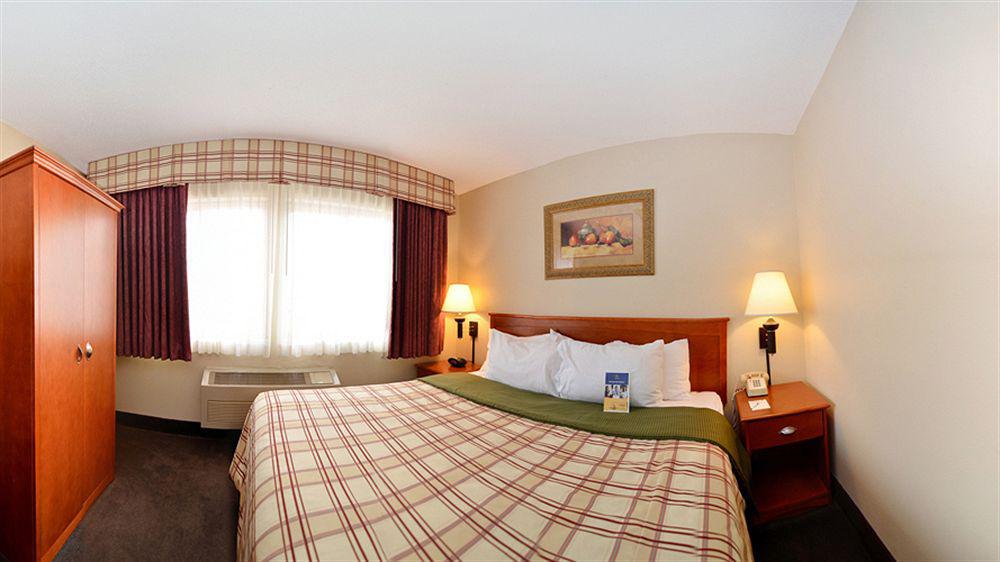Best Western Plus University Park Inn & Suites Ames Εξωτερικό φωτογραφία